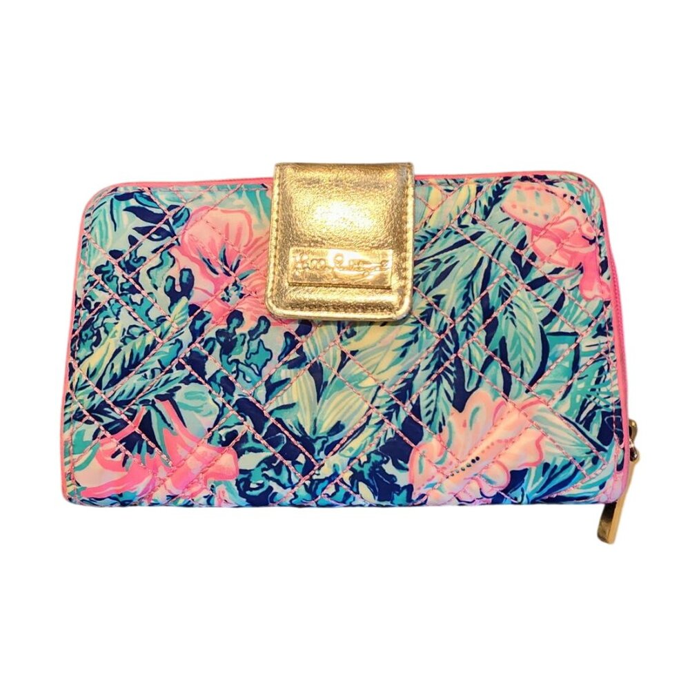 Lilly Pulitzer Swizzle Warwick Wallet in a vibrant quilted floral print with pi